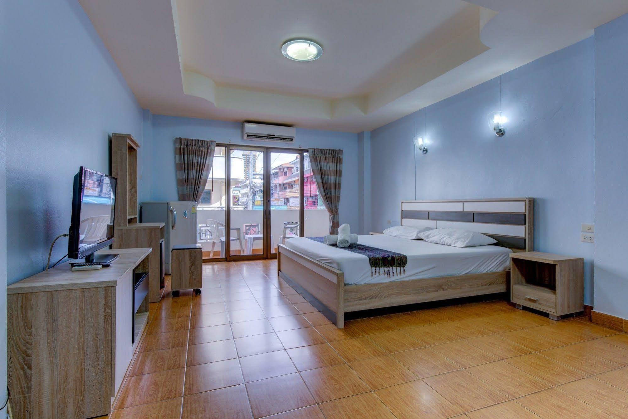 I Rovers Pattaya Εξωτερικό φωτογραφία